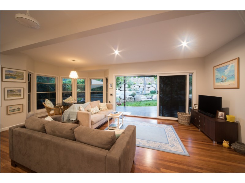 8 Oceanview Avenue, Airlie Beach QLD 4802