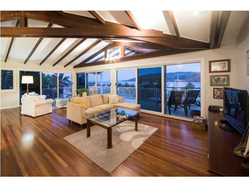 8 Oceanview Avenue, Airlie Beach QLD 4802