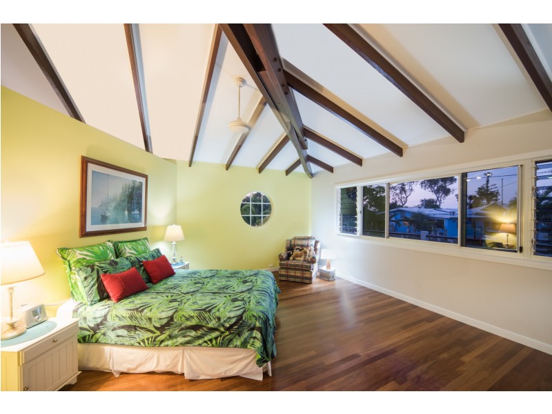 8 Oceanview Avenue, Airlie Beach QLD 4802