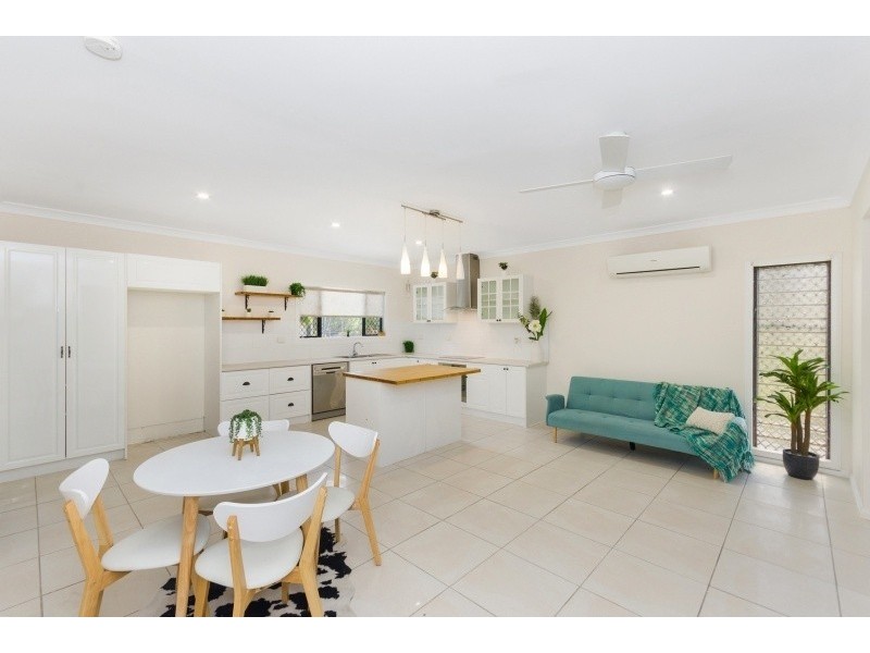 8 Connemara Course, Kelso QLD 4815