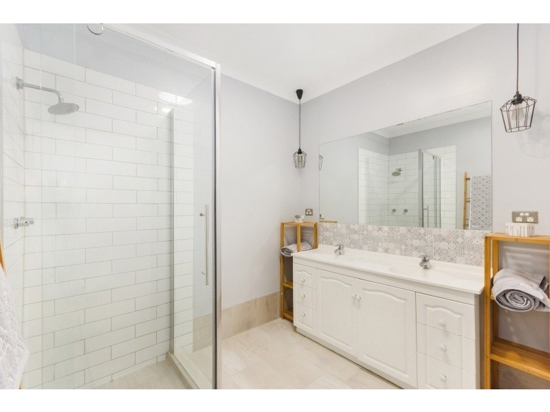 8 Connemara Course, Kelso QLD 4815