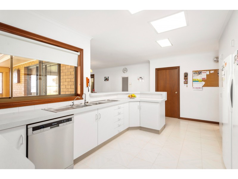 97 Bob Irvin Road, Yoogali NSW 2680