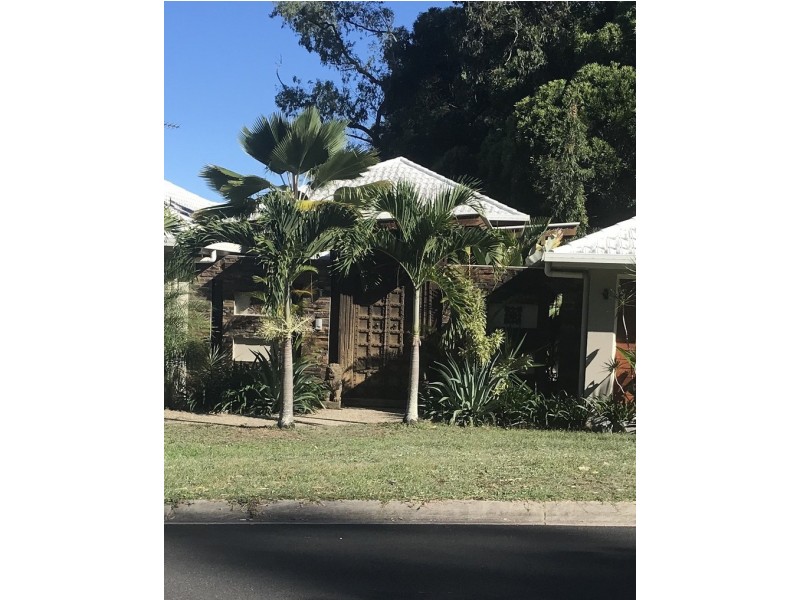 Casa Tropicana/4 Seclusion Drive, Palm Cove QLD 4879
