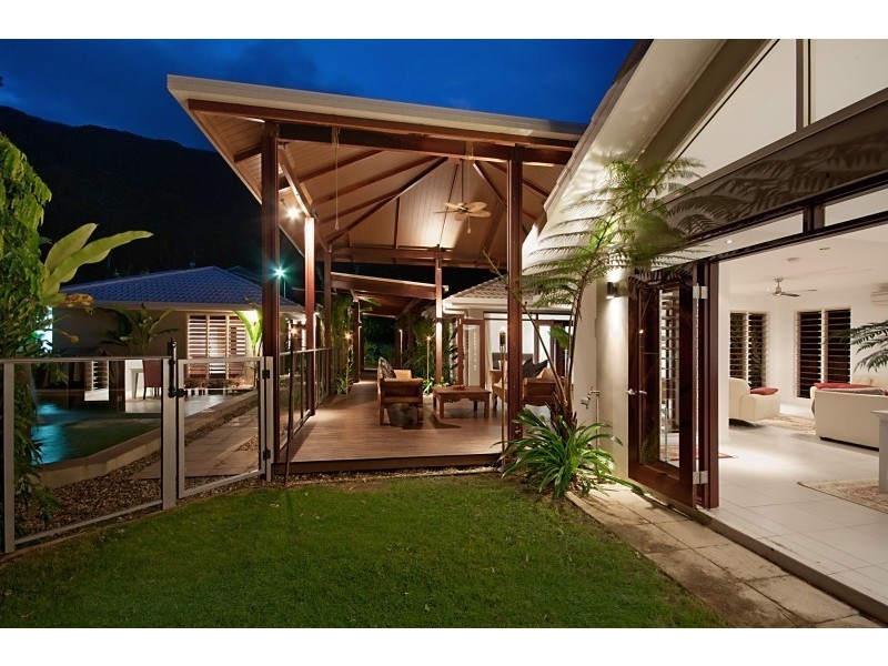 Casa Tropicana/4 Seclusion Drive, Palm Cove QLD 4879