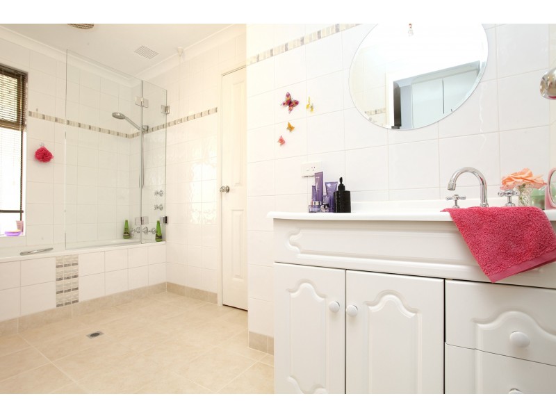 90 Natham Square, Swan View WA 6056