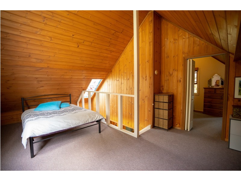 24 Fisherman Road, St Georges Basin NSW 2540