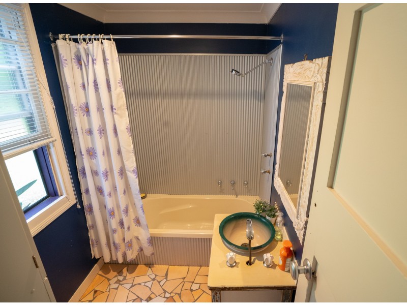 24 Fisherman Road, St Georges Basin NSW 2540