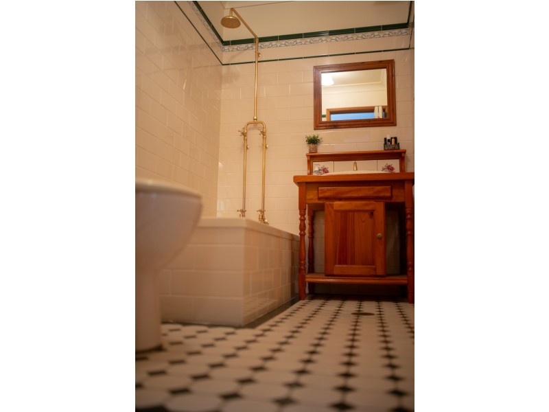 24 Fisherman Road, St Georges Basin NSW 2540