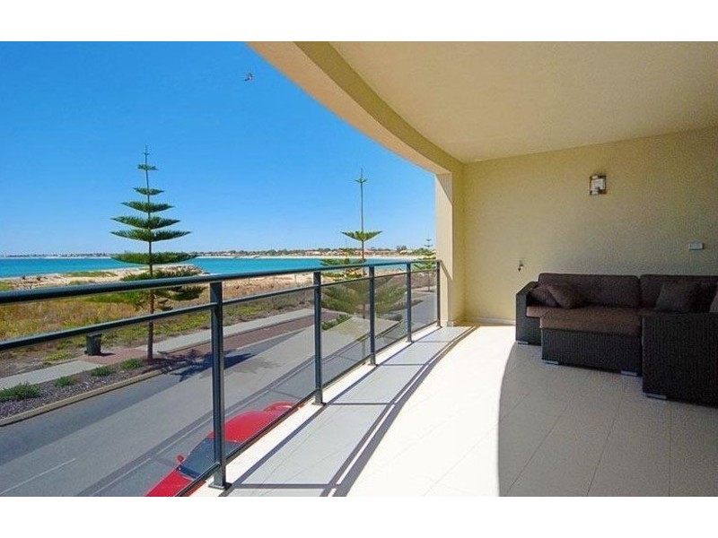 4/51 Breakwater Parade, Mandurah WA 6210
