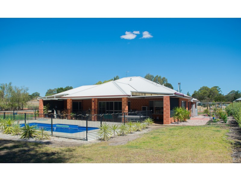 19 Bagley Street, Muchea WA 6501