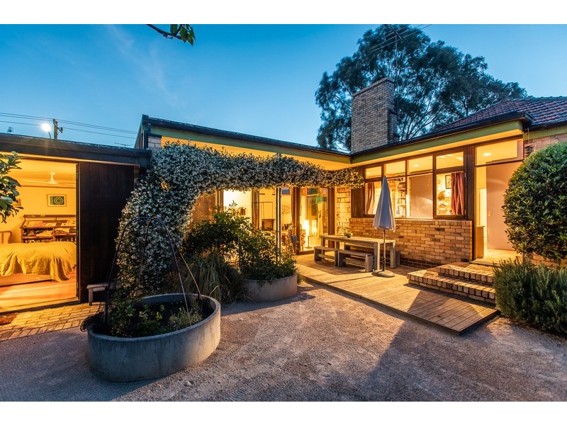 2 Charles Street, Elsternwick VIC 3185
