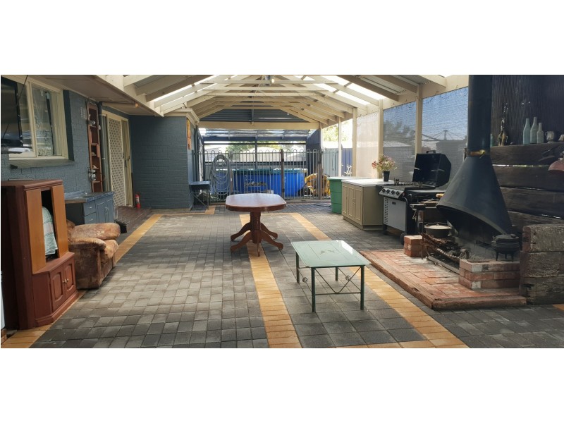 19 Elizabeth Road, Maitland SA 5573