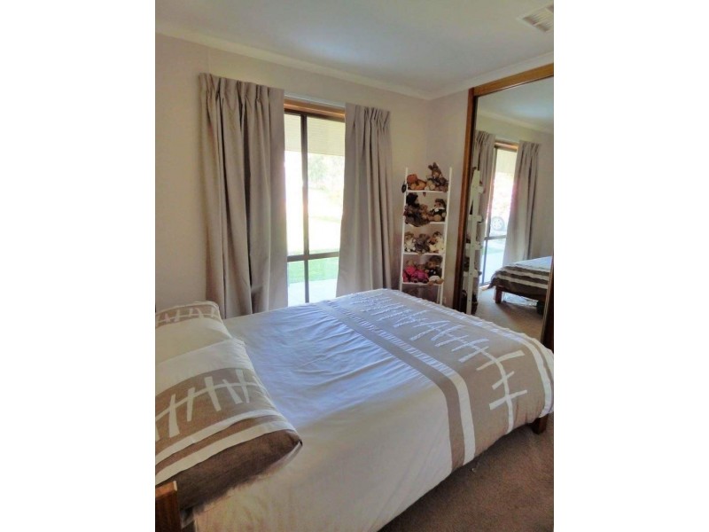 8 Brooke Street, Towong VIC 3707