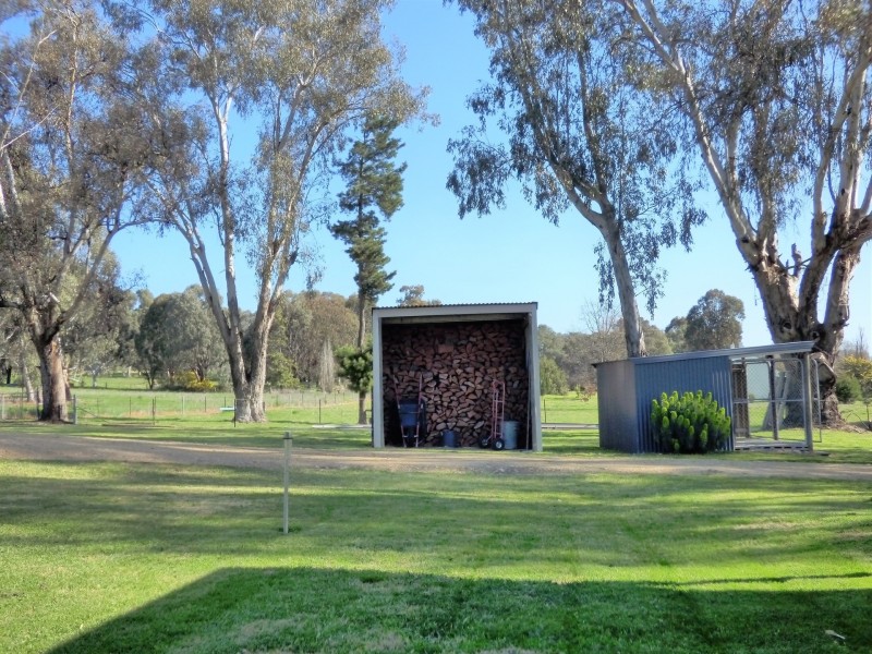 8 Brooke Street, Towong VIC 3707