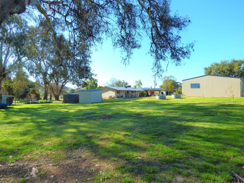 8 Brooke Street, Towong VIC 3707