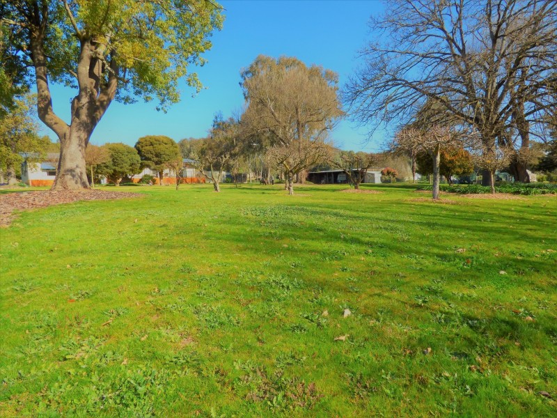 8 Brooke Street, Towong VIC 3707