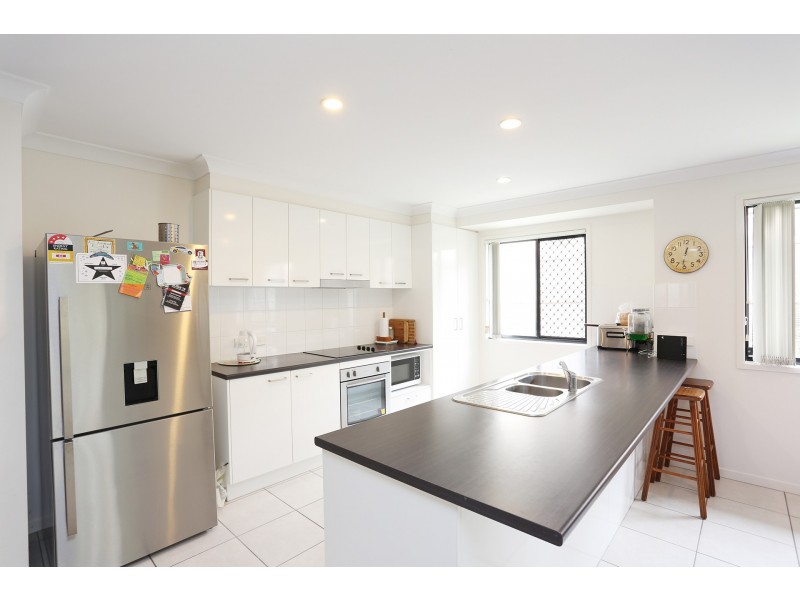 4 Parkview Drive, Little Mountain QLD 4551