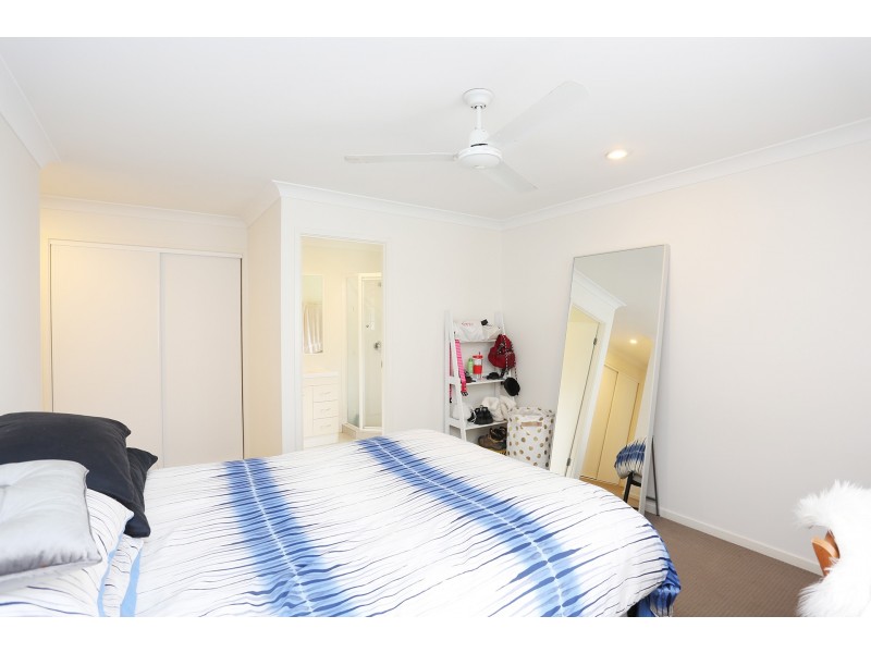 4 Parkview Drive, Little Mountain QLD 4551