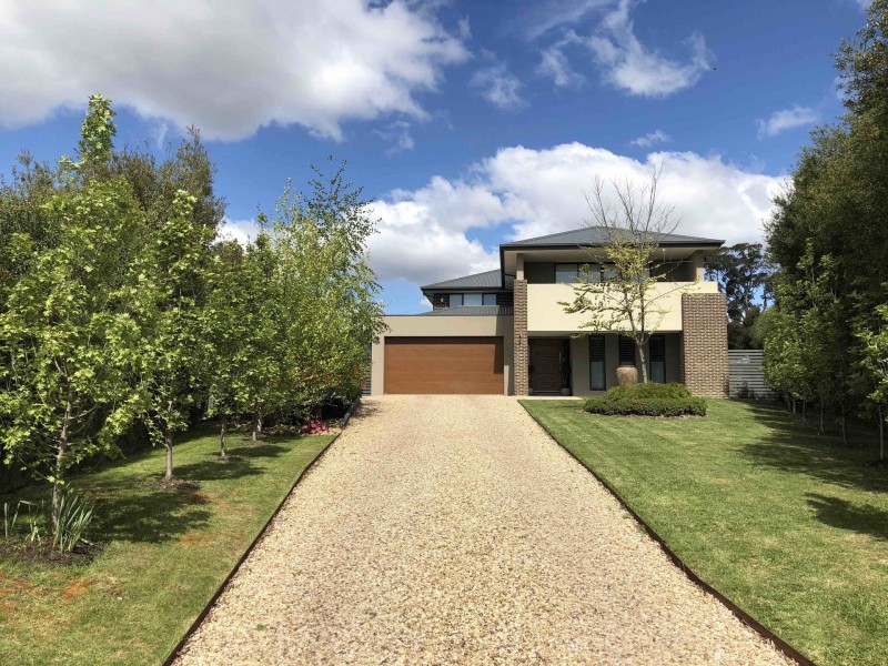 7 Glenns Court, Woodend VIC 3442
