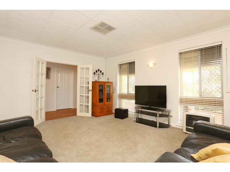 15 June Road, Safety Bay WA 6169