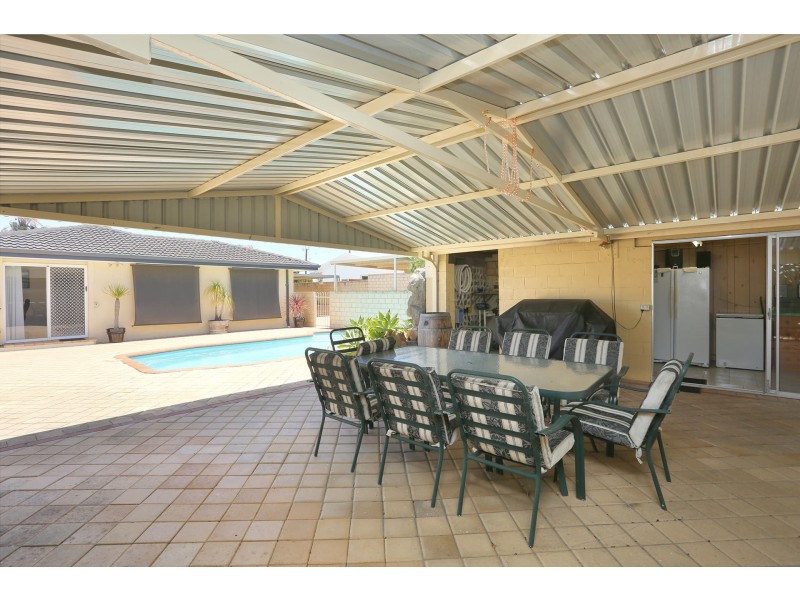 15 June Road, Safety Bay WA 6169