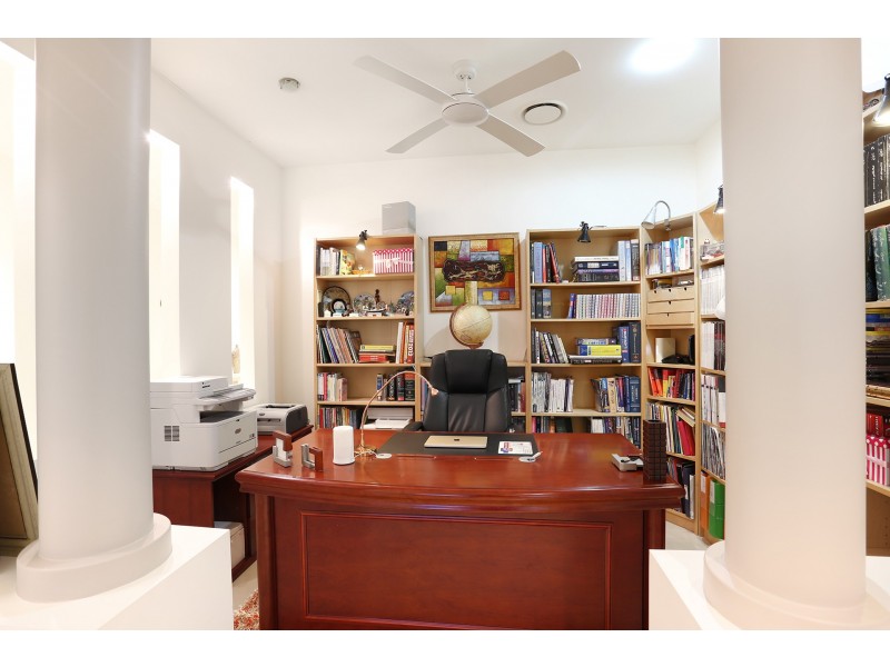 8 Westholme Circuit, Pelican Waters QLD 4551