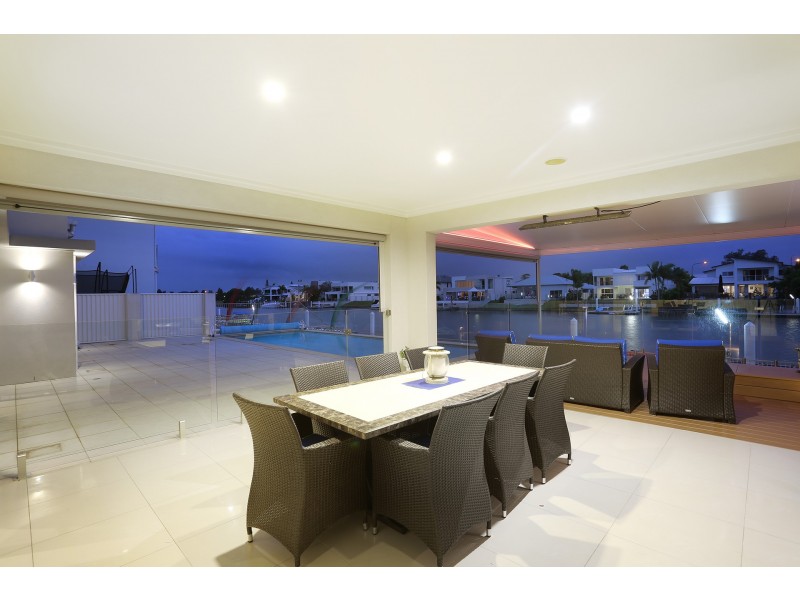 8 Westholme Circuit, Pelican Waters QLD 4551