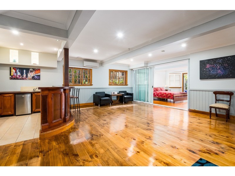 86 Arthur Terrace, Red Hill QLD 4059