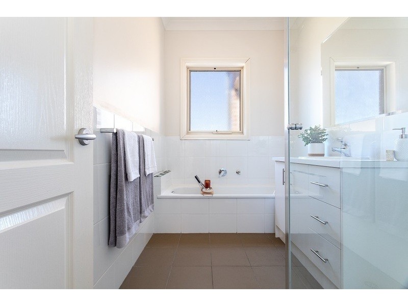 11 Molloy Court, Bell Post Hill VIC 3215