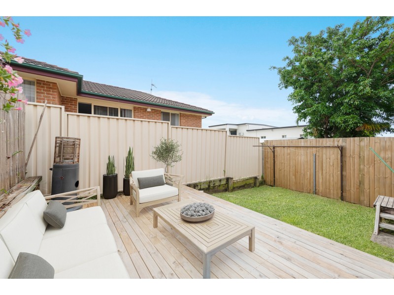 4/82-88 Daintree Drive, Albion Park NSW 2527