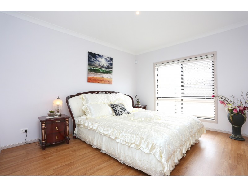 8 Zachary Court, Hillcrest QLD 4118