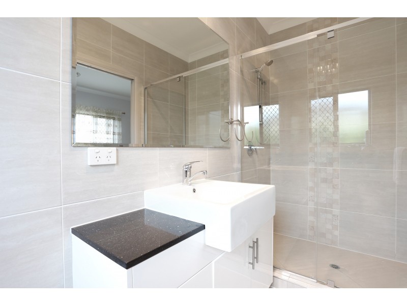 8 Zachary Court, Hillcrest QLD 4118