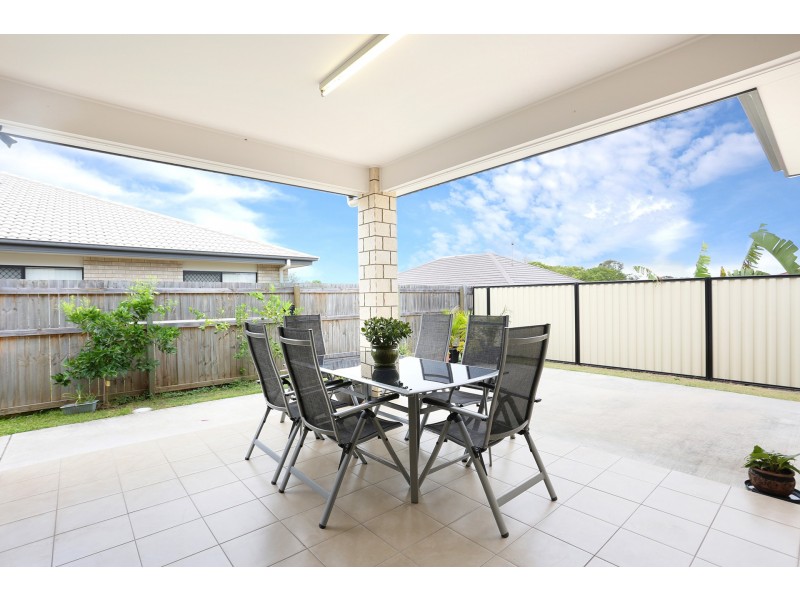 8 Zachary Court, Hillcrest QLD 4118