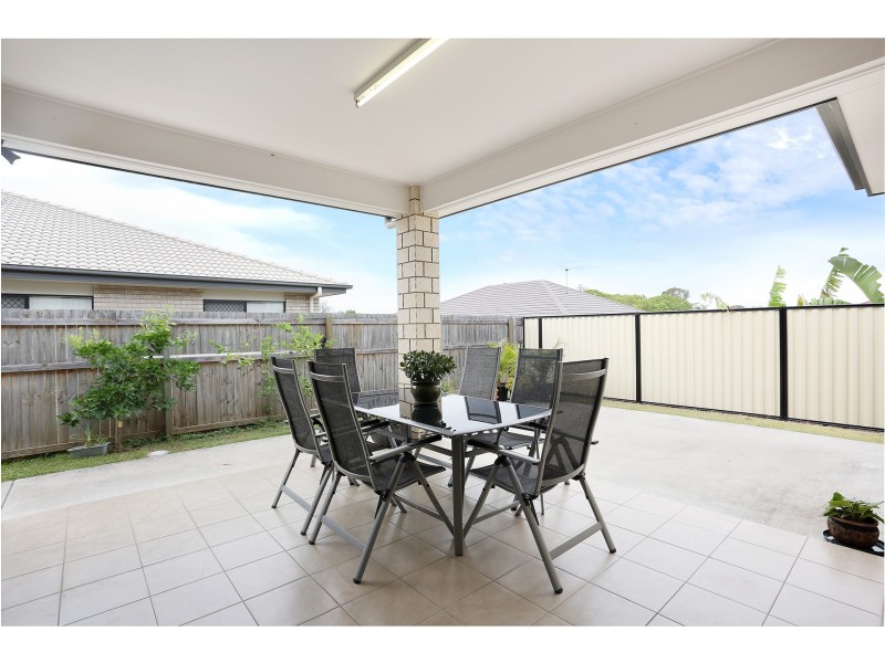 8 Zachary Court, Hillcrest QLD 4118