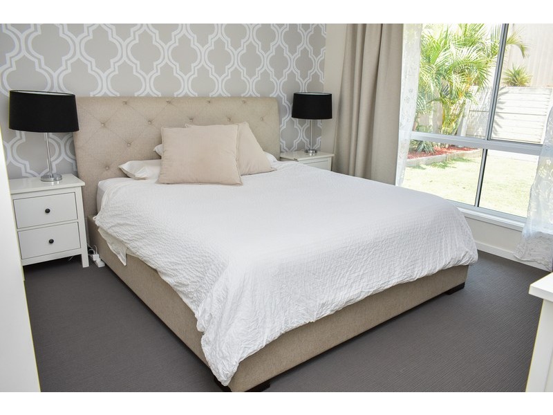 53 Unwin Road, Redland Bay QLD 4165