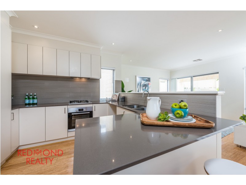 84 Mullaloo Drive, Kallaroo WA 6025