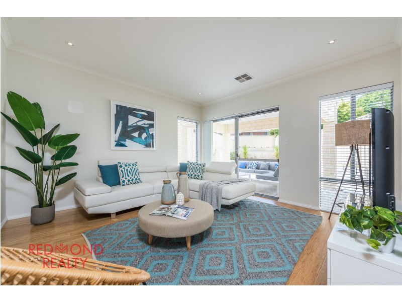 84 Mullaloo Drive, Kallaroo WA 6025