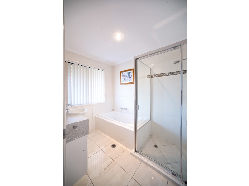 25 Haygarth Drive, Kooralbyn QLD 4285