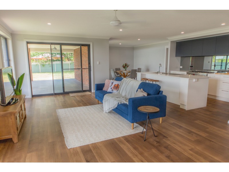 6 Augusta Avenue, Dubbo NSW 2830