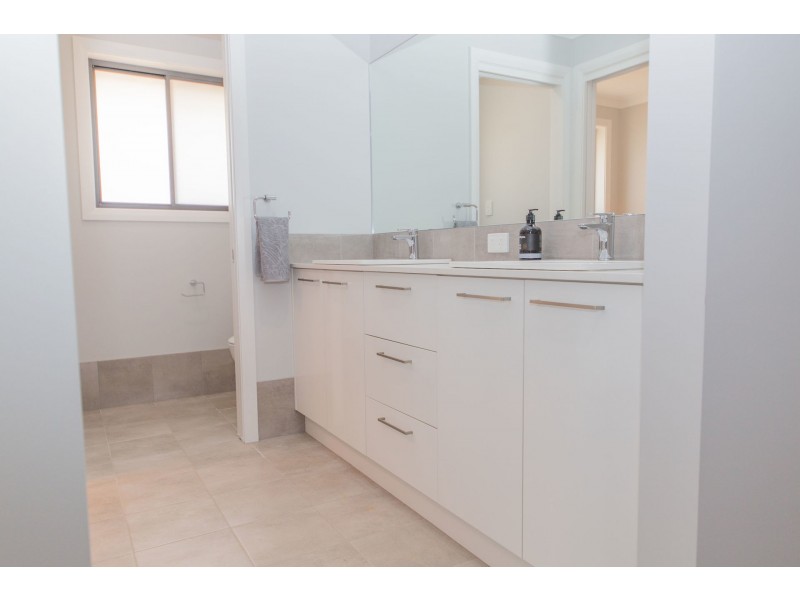 6 Augusta Avenue, Dubbo NSW 2830