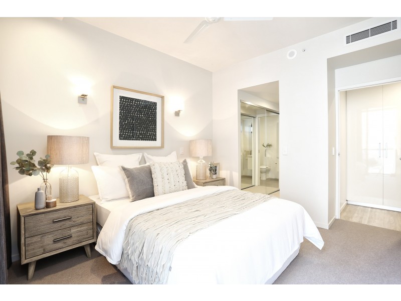 1027/9 Edmondstone Street, South Brisbane QLD 4101