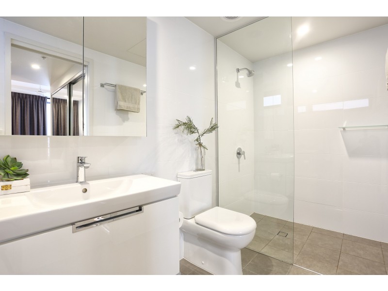 1027/9 Edmondstone Street, South Brisbane QLD 4101