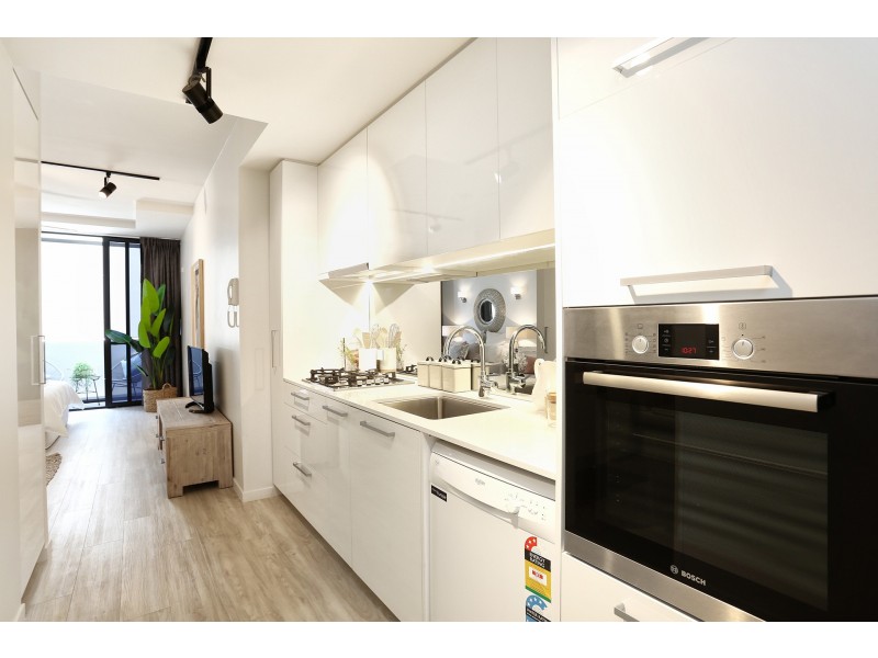 1027/9 Edmondstone Street, South Brisbane QLD 4101