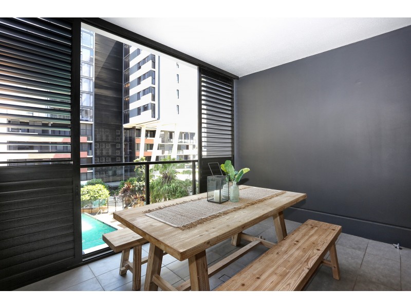 1027/9 Edmondstone Street, South Brisbane QLD 4101