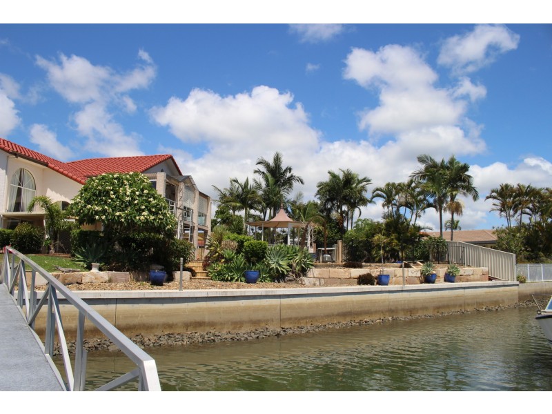11 Daniel Place, Banksia Beach QLD 4507