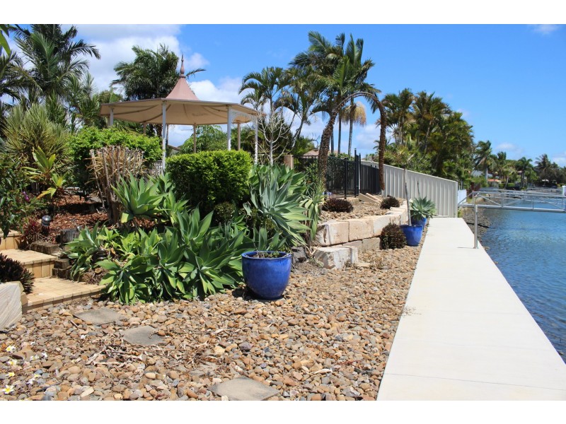 11 Daniel Place, Banksia Beach QLD 4507