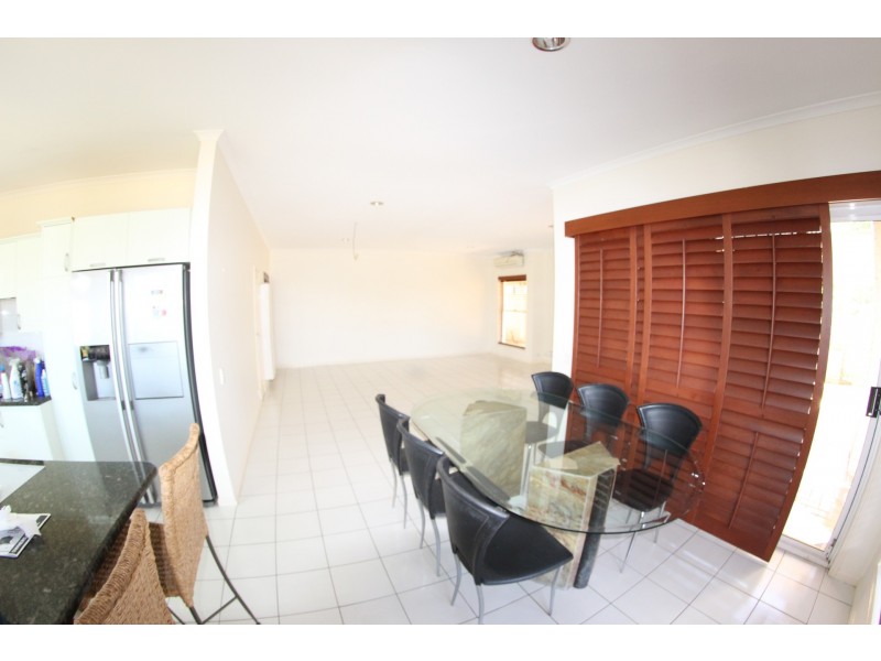11 Daniel Place, Banksia Beach QLD 4507