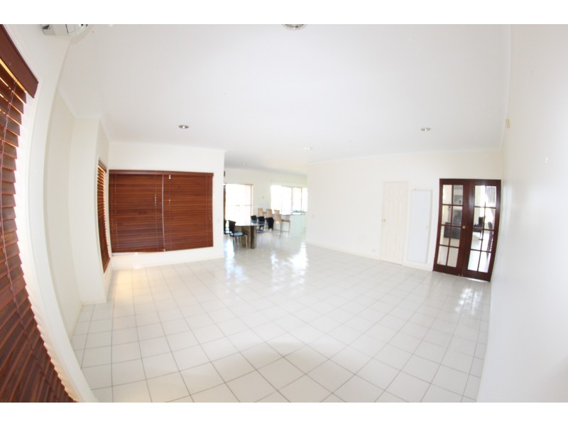 11 Daniel Place, Banksia Beach QLD 4507