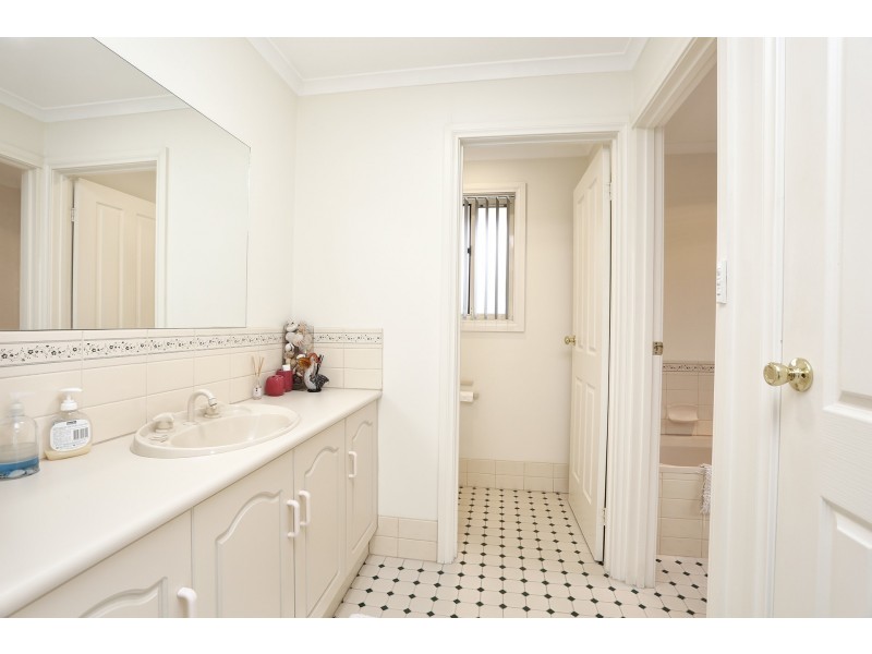 4 Trentbridge Road, Hope Valley SA 5090