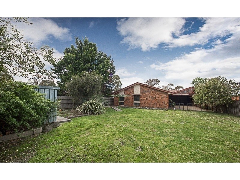 2 Scullin Court, Sunbury VIC 3429